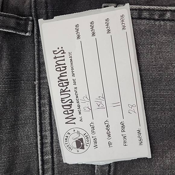 NWT Sneak Peek Charcoal Gray High Rise Distressed Cut Off Jeans Sz 26 - Picture 3 of 5